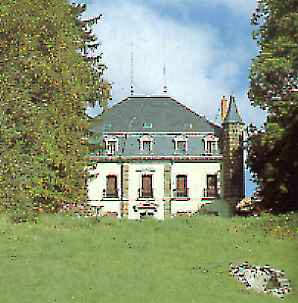 Borne un chateau du début de siècle mémoire d'un savoir faire artisanal proche